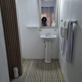 SKY BEACH ROOMS, хотел в Hopewell