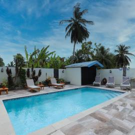 Airport Inn, hotel u gradu Piarco