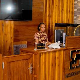 HADJENS HOTEL, hotel u gradu Mvanza