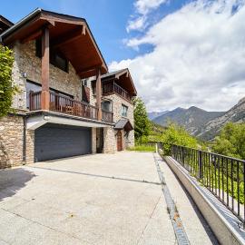 Chalet el Salze lujo con jardin y vistas en la Massana, hotel a la Massana