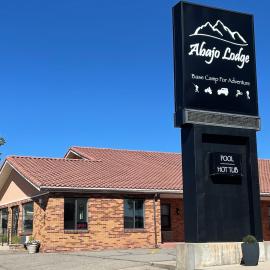 Abajo Lodge: Monticello şehrinde bir otel