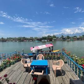 Mossess group of houseboats, ξενοδοχείο στο Σριναγκάρ