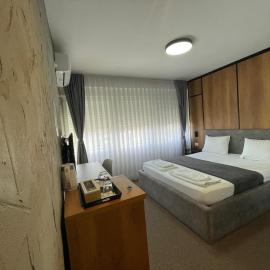 Viesnīca New Prishtina Luxury Rooms pilsētā Priština