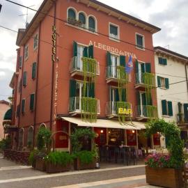 Hotel "ALBERGO DA PINA", hotel Lazisében