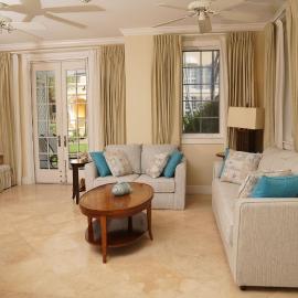 Villa Renaissance Unit 501 Grace Bay Beach, hotel di The Bight Settlements