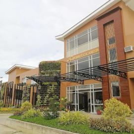 Alunsina Hotel and Spa, ξενοδοχείο σε Roxas City