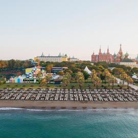 Kremlin Palace，拉瑞的飯店