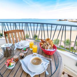 Family Golf Hotel, хотел в Роаян