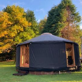 Aughavannagh Yurt Glamping, hotel v destinácii Aughrim