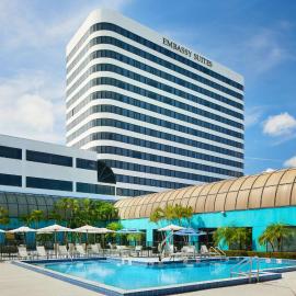 Embassy Suites by Hilton West Palm Beach Central: West Palm Beach şehrinde bir otel