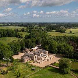 The Tempus at Charlton Hall Estate โรงแรมในอัล์นวิก