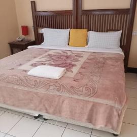 Makambo-te Makuti Cottage, hotel di Mto wa Mbu