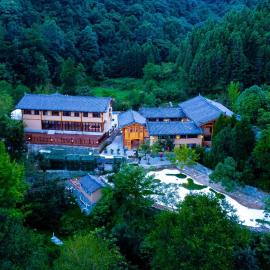 Wudang Mountain Manju Manor, готель у місті Wudangshan
