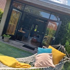 Tiny House in de Boomgaard, hotell i Stad aan ʼt Haringvliet