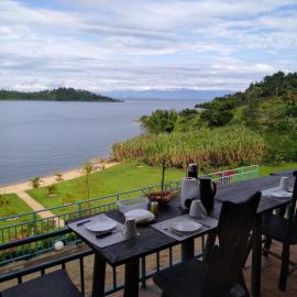 PALEGA BEACH INN, hotell i Buhoro