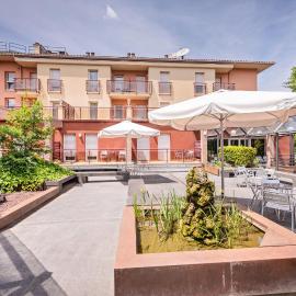 Hotel La Perla D'Olot, отель в городе Олот