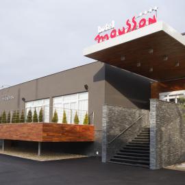 Viesnīca Hotel Mousson pilsētā Mihalovce