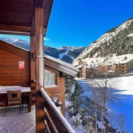 Exclusiva Cabaña en Incles - Vistas al Valle & Pistas de Ski Grandvalira - Free Parking, hotel a Canillo