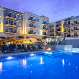 Pergola Hotel & Spa, hotel em Mellieħa