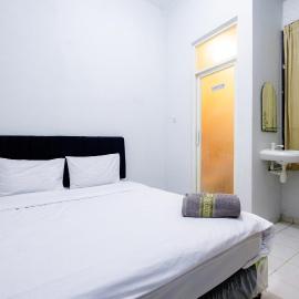 Marcello Residence Siwalankerto near Petra University Surabaya Mitra RedDoorz, hotel u gradu Surabaja