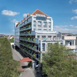 Aveta Hotel Malioboro، فندق في يوغياكارتا