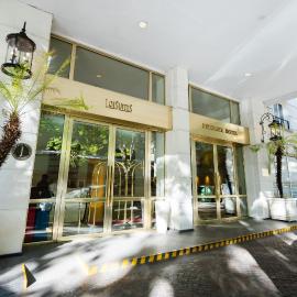 Loi Suites Recoleta Hotel