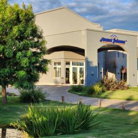 Howard Johnson by Wyndham Funes