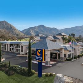 Comfort Inn & Suites Sequoia Kings Canyon, Hotel in Three Rivers