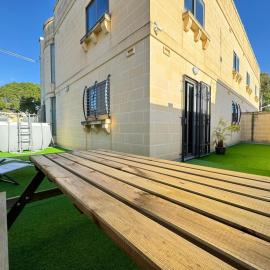 BaySide1 Marsaxlokk Malta، فندق في مرسلوك