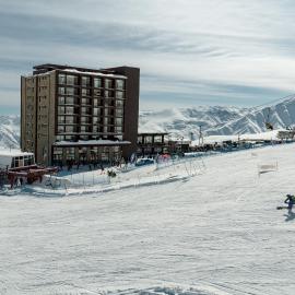 Departamentos ALOJAMIENTO OFICIAL GRAN PARADOR ski in - out, Centro de Ski El Colorado, Farellones - Único con descuentos en servicios del Centro de Ski, hotelli kohteessa Farellones