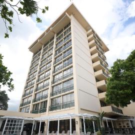 Courtleigh Hotel & Suites, hotel Kingstonban