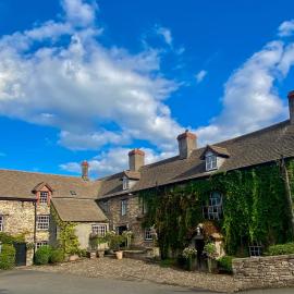 Three Cocks Hotel, hotel en Brecon