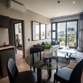 The Catalyst Apartment Hotel by NEWMARK, hotel di Johannesburg