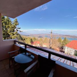 Σκίουρος, hotel di Neráïda