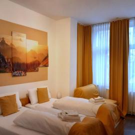 Hotel Karolinger - Self Check-In، فندق في دوسلدورف