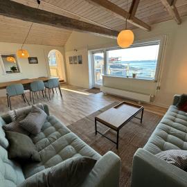 Illu Rental - Grand seaview vacation house, hotel v destinácii Ilulissat