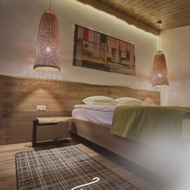 Фільварок Кмитів, hotel Kosharishche városában