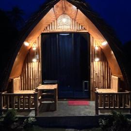 East Holiday Resort Moalboal, готель у місті Моалбоал