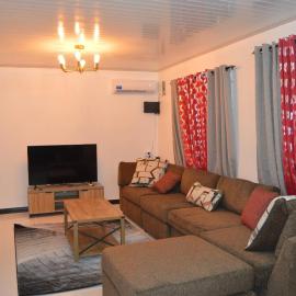 Cozy & Central 2 Bedroom Apt, מלון בג'ורג'טאון