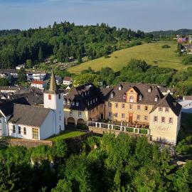 Schloßhotel Kurfürstliches Amtshaus Dauner Burg, hotell i Daun