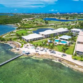 Holiday Inn Resort Grand Cayman by IHG, hotell i George Town