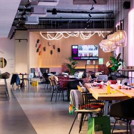 Moxy Outletcity Metzingen, hotel v mestu Metzingen