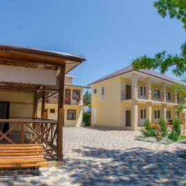 Guest House Primorskaya 25, hotell sihtkohas Zatoka