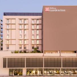 Hilton Garden Inn Windhoek, хотел в Уиндхоек