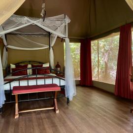 Ikweta Safari Camp, hótel í Kinna
