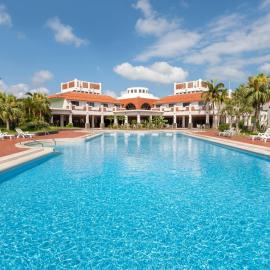 Watermark Hotel Okinawa Kume Island, hotel v Kumejime