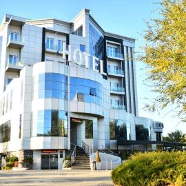 Hotel Ženeva Lux, viešbutis mieste Kragujevacas