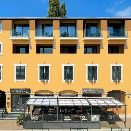 Hôtel Napoléon: La Turbie şehrinde bir otel