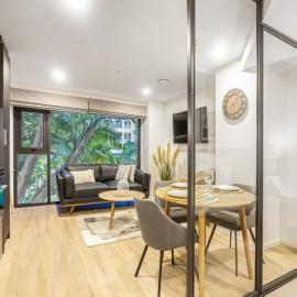 Condo in Queen St CBD w Pool and Gym Zodiak Stays, hotel em Auckland