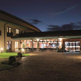 Viesnīca Vulkán Wellness Hotel & Camping pilsētā Celldömölk